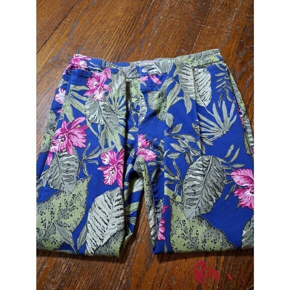 Size 8 Chicos 1 Tropical Floral Ankle Denim Jeans Blue Pink Green Casual Pants - Picture 3 of 5